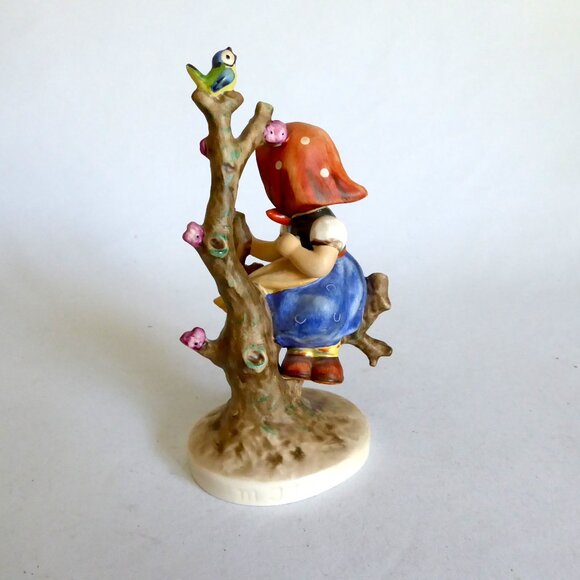 VINTAGE GOEBEL W. GERMANY M.I. HUMMEL APPLE TREE GIRL PORCELAIN FIGURE - Picture 4 of 9